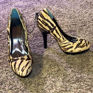 Mark. Tiger print calf hair pumps